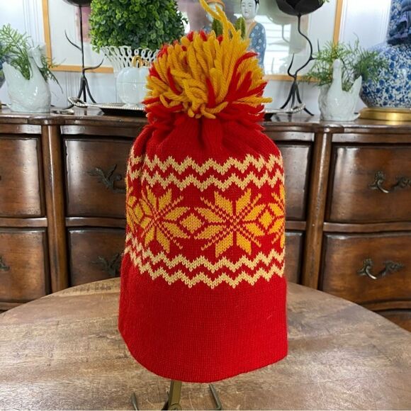 Vintage 1980’s wool snowflake Pom Pom ski hat main image 4